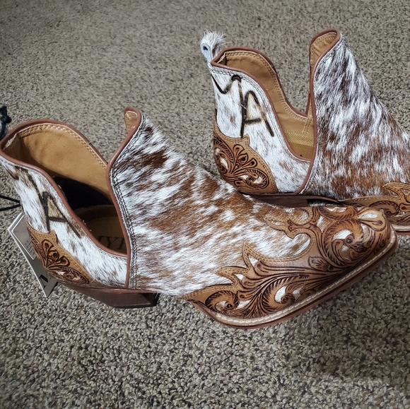 Shoes - Ankle boots booties
